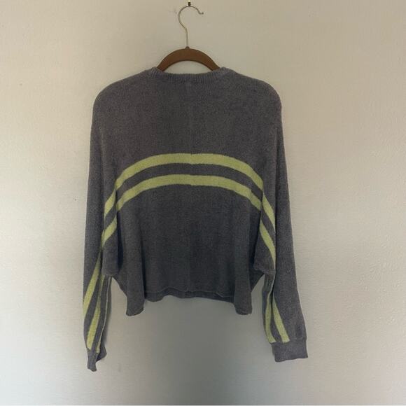 Grey & Chartreuse Green Cropped Teddy Bear Sweater NWT - Picture 3 of 6
